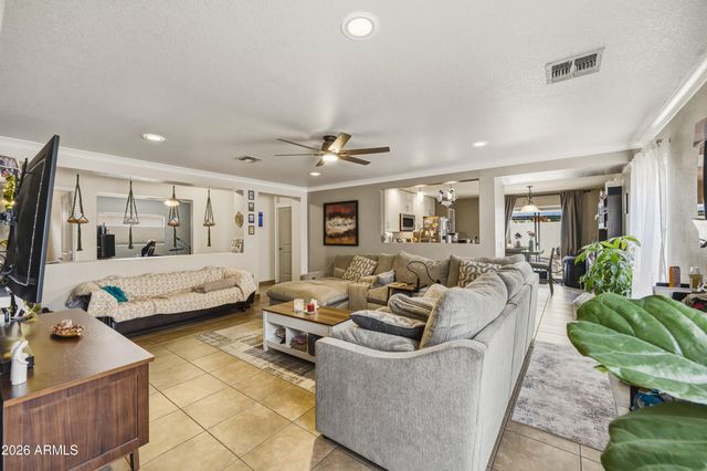 9421 S 1ST Avenue, Phoenix, AZ 85041