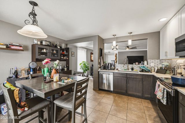 9421 S 1ST Avenue, Phoenix, AZ 85041