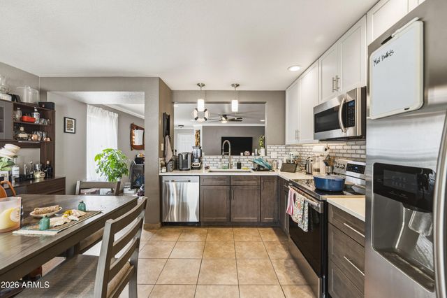 9421 S 1ST Avenue, Phoenix, AZ 85041