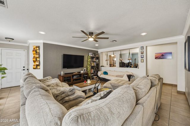 9421 S 1ST Avenue, Phoenix, AZ 85041