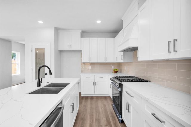 8214 Cowart Street, Houston, TX 77029