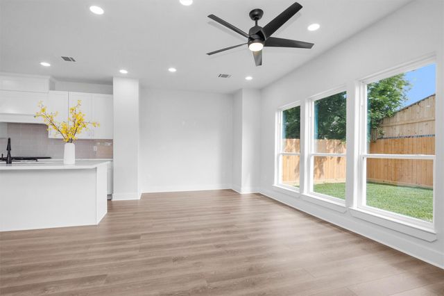 8214 Cowart Street, Houston, TX 77029