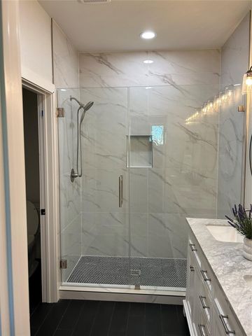 8214 Cowart Street, Houston, TX 77029