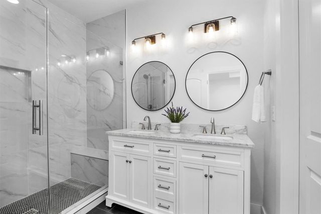 8214 Cowart Street, Houston, TX 77029