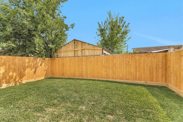 8214 Cowart Street, Houston, TX 77029