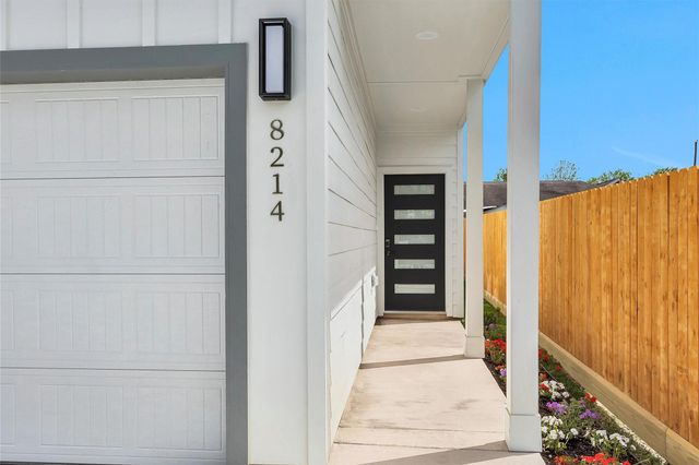 8214 Cowart Street, Houston, TX 77029