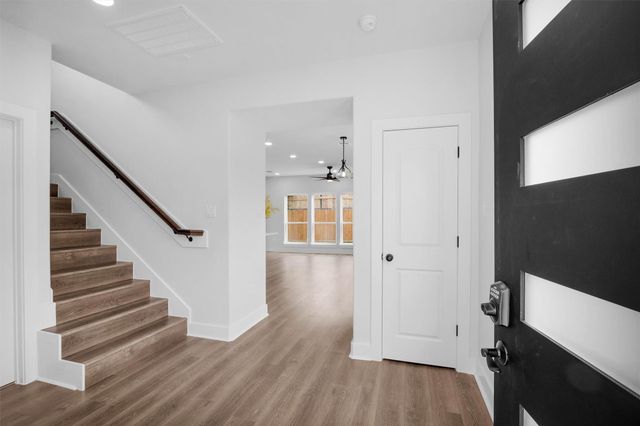 8214 Cowart Street, Houston, TX 77029