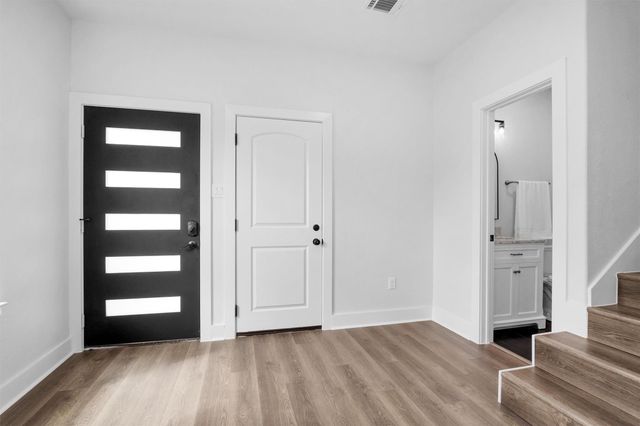 8214 Cowart Street, Houston, TX 77029