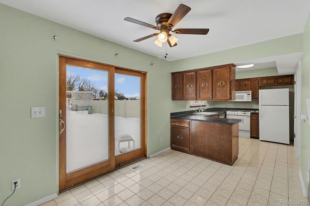 22162 Provincial Street, Woodhaven, MI 48183