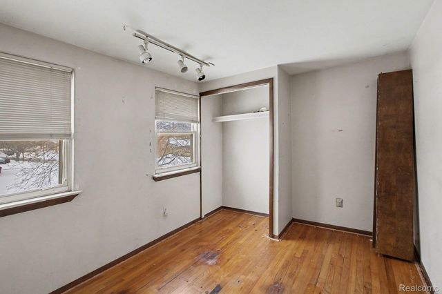 22162 Provincial Street, Woodhaven, MI 48183