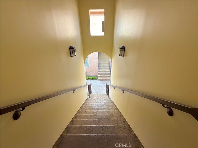 6917 Woodman Avenue 7, Van Nuys, CA 91405