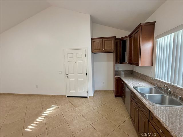 6917 Woodman Avenue 7, Van Nuys, CA 91405