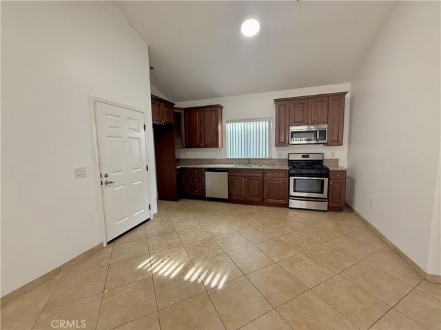 6917 Woodman Avenue 7, Van Nuys, CA 91405