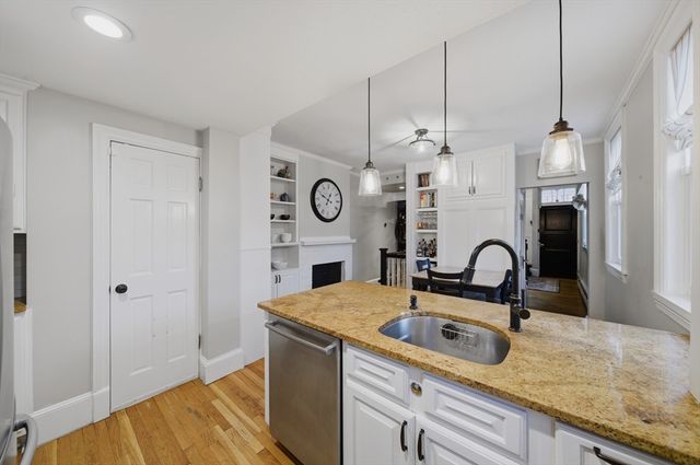 2 Lyndeboro Pl, Boston, MA 02116
