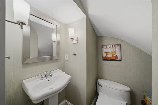 2 Lyndeboro Pl, Boston, MA 02116