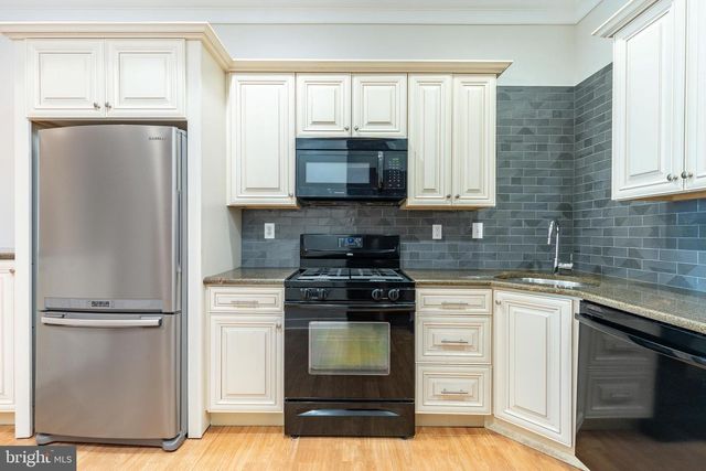 4557 MANAYUNK AVE, Philadelphia, PA 19128