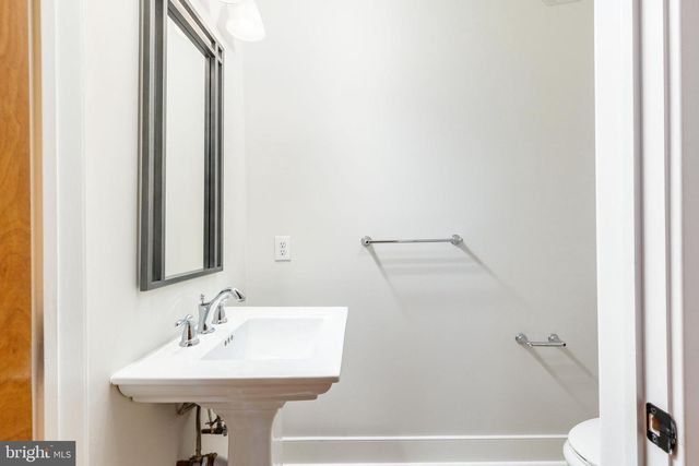 4557 MANAYUNK AVE, Philadelphia, PA 19128