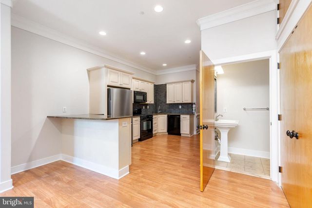 4557 MANAYUNK AVE, Philadelphia, PA 19128