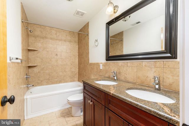 4557 MANAYUNK AVE, Philadelphia, PA 19128