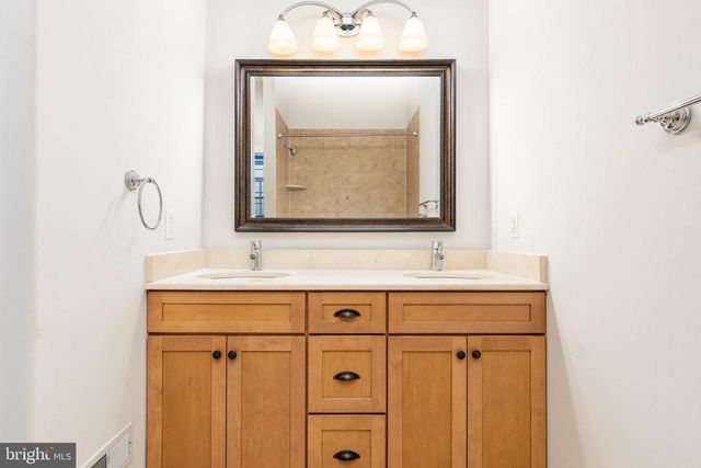 4557 MANAYUNK AVE, Philadelphia, PA 19128