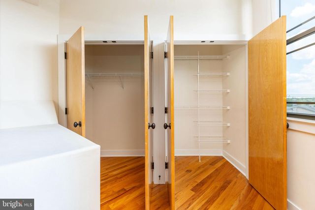 4557 MANAYUNK AVE, Philadelphia, PA 19128