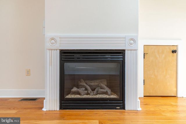 4557 MANAYUNK AVE, Philadelphia, PA 19128