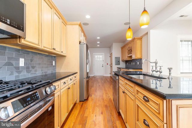 4557 MANAYUNK AVE, Philadelphia, PA 19128