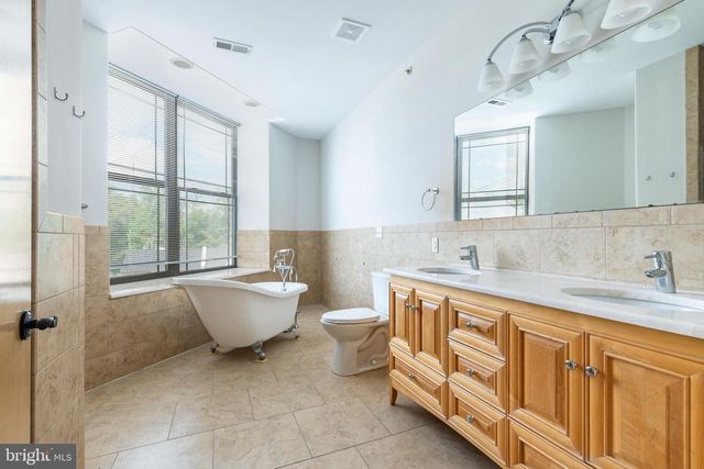 4557 MANAYUNK AVE, Philadelphia, PA 19128