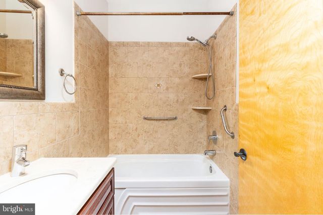 4557 MANAYUNK AVE, Philadelphia, PA 19128