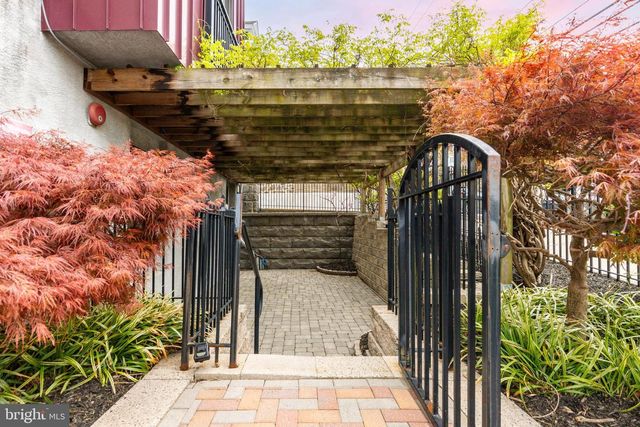 4557 MANAYUNK AVE, Philadelphia, PA 19128