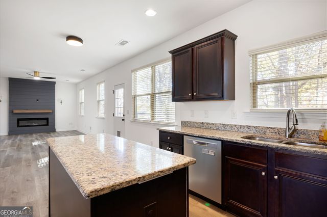 4375 Lippencott Lane, Acworth, GA 30101