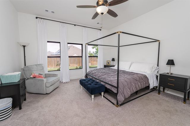 279 Moonshadow Drive, Waxahachie, TX 75165