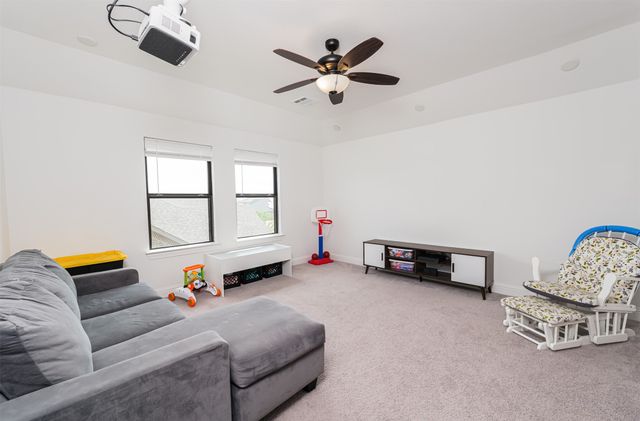 279 Moonshadow Drive, Waxahachie, TX 75165