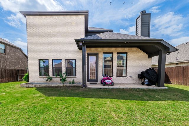 279 Moonshadow Drive, Waxahachie, TX 75165