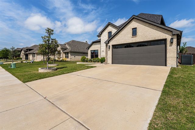 279 Moonshadow Drive, Waxahachie, TX 75165