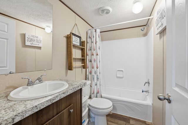 515 Blakefield Dr, Schriever, LA 70395