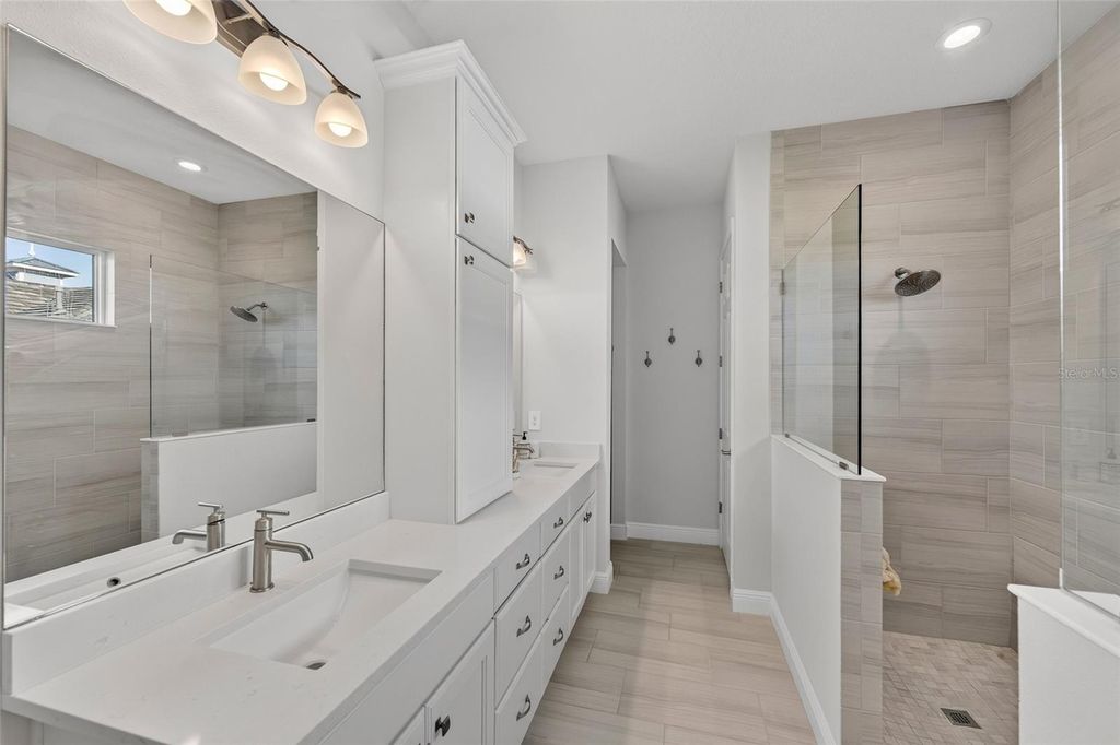 Image 15 of property listing at 5504 TITLE ROW DRIVE, Bradenton, FL 34210