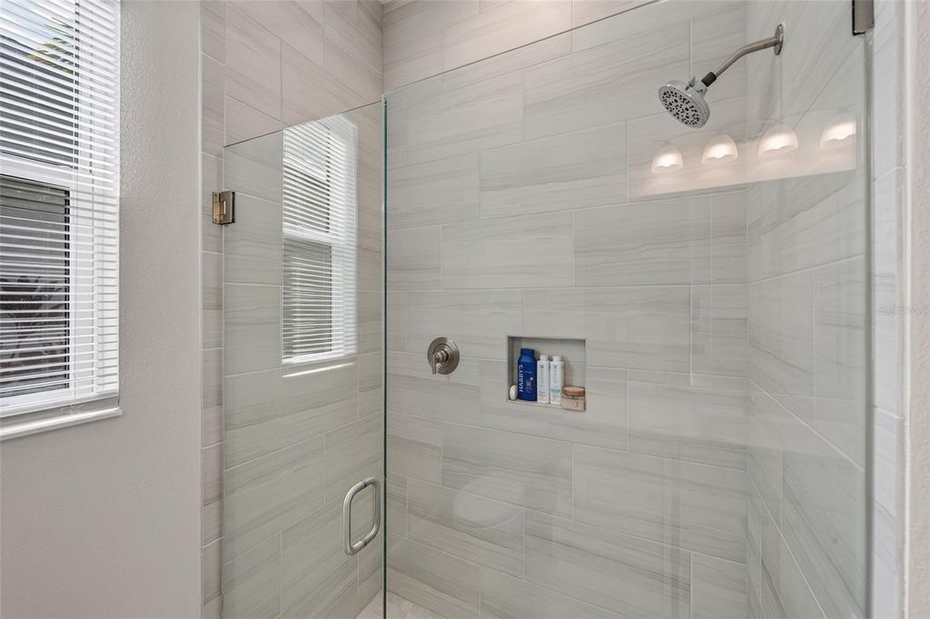 Image 20 of property listing at 5504 TITLE ROW DRIVE, Bradenton, FL 34210