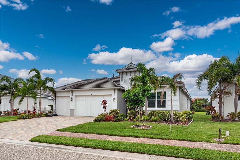 Image 6 of property listing at 5504 TITLE ROW DRIVE, Bradenton, FL 34210