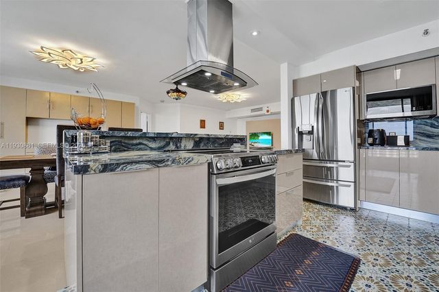 3530 Mystic Pointe Dr 2002, Aventura, FL 33180