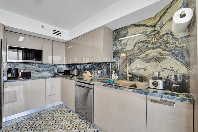 3530 Mystic Pointe Dr 2002, Aventura, FL 33180