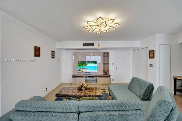 3530 Mystic Pointe Dr 2002, Aventura, FL 33180