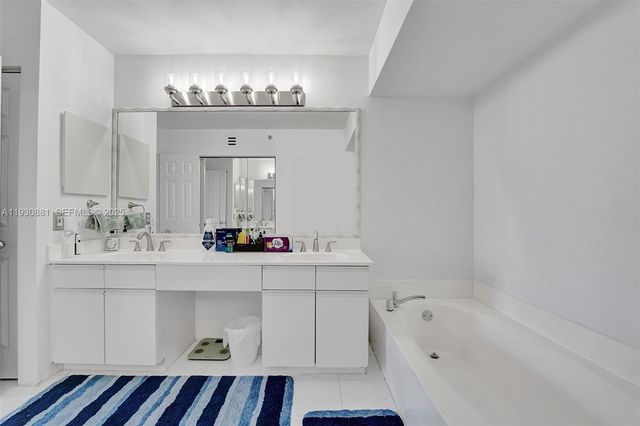 3530 Mystic Pointe Dr 2002, Aventura, FL 33180