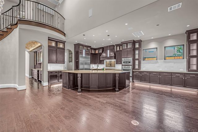 4719 Waring Street, Houston, TX 77027
