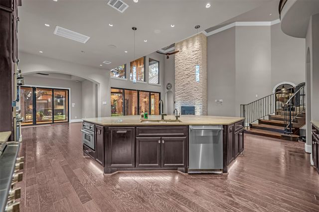 4719 Waring Street, Houston, TX 77027