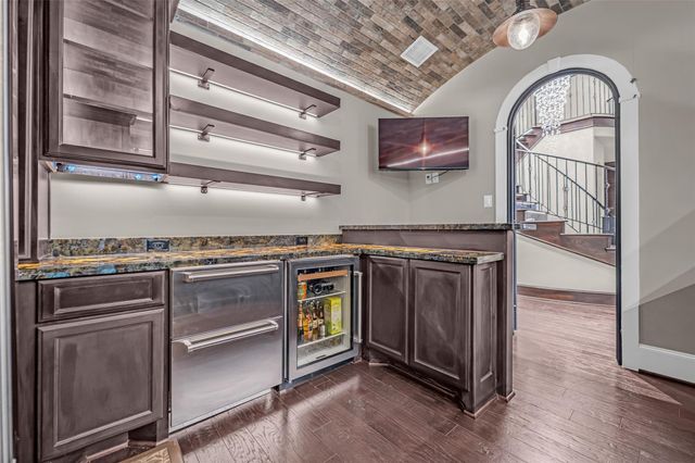 4719 Waring Street, Houston, TX 77027