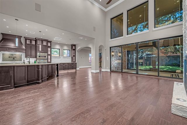 4719 Waring Street, Houston, TX 77027