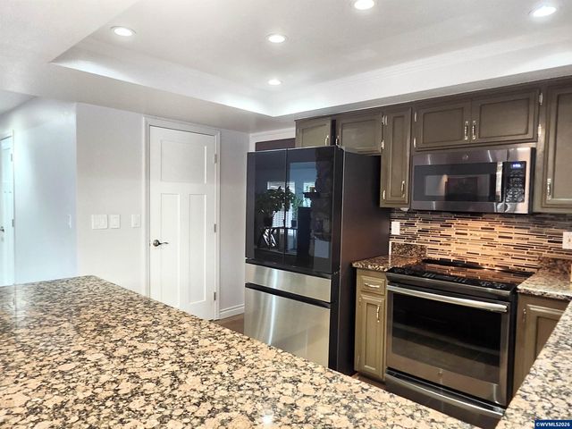 1387 Windsong Ct NW, Salem, OR 97304