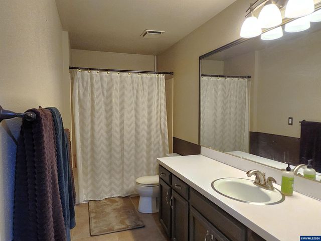 1387 Windsong Ct NW, Salem, OR 97304