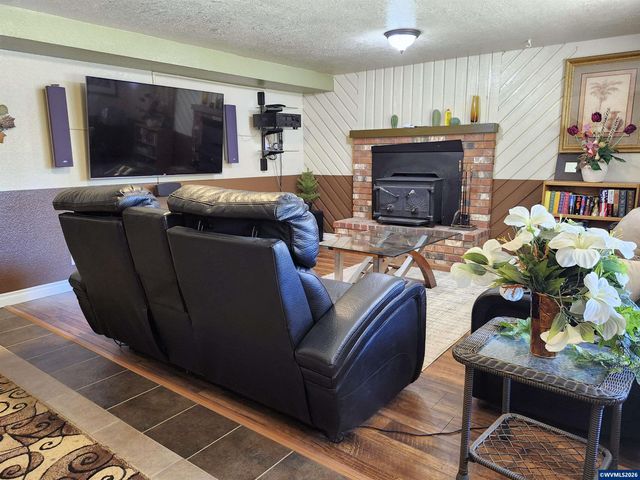 1387 Windsong Ct NW, Salem, OR 97304